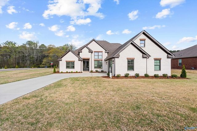 17592 Carillon Drive, Athens