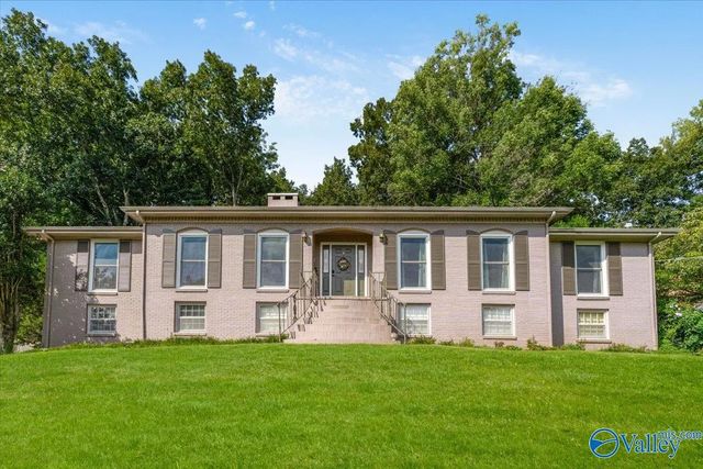 2604 Fanelle Circle, Huntsville
