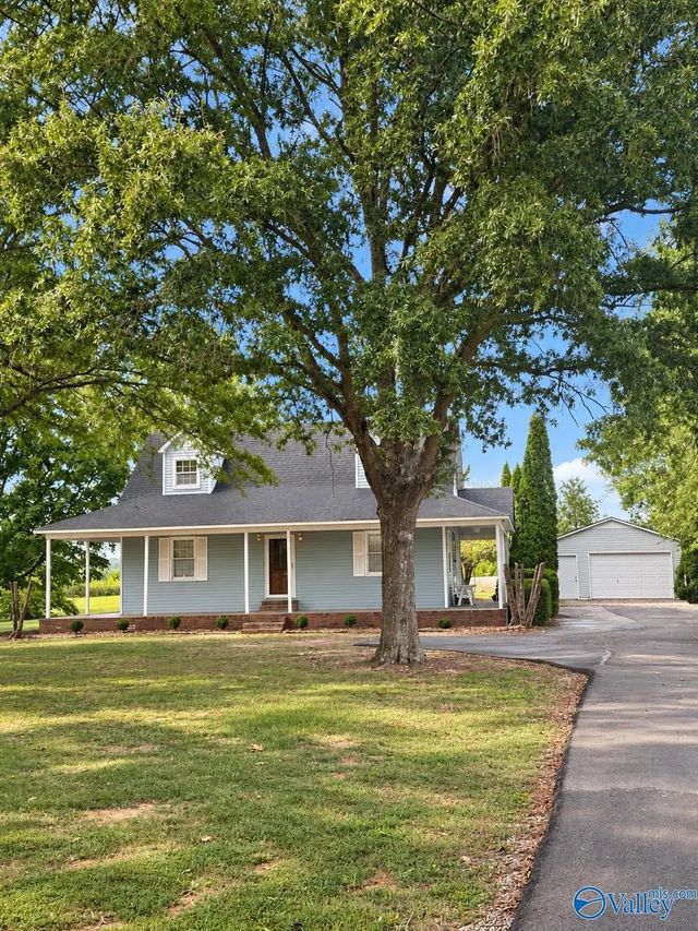 3811 County Road 92, Moulton