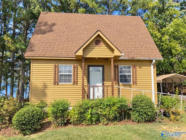 615 County Road 575, Centre
