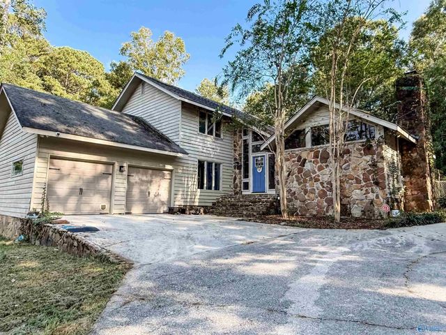 134 Windy Hill Road, Rainbow City