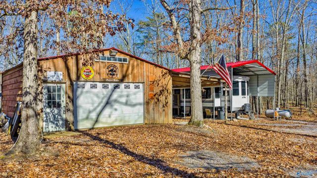 396 Road 9081, Mentone