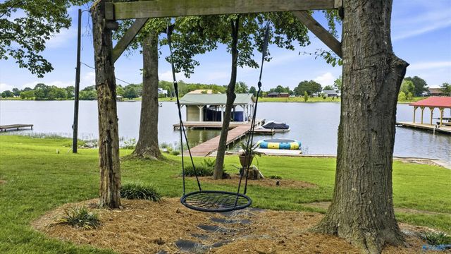 2075 Big Nose Drive, Centre