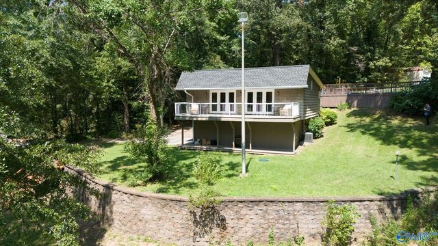 401 Douglas Drive, Guntersville