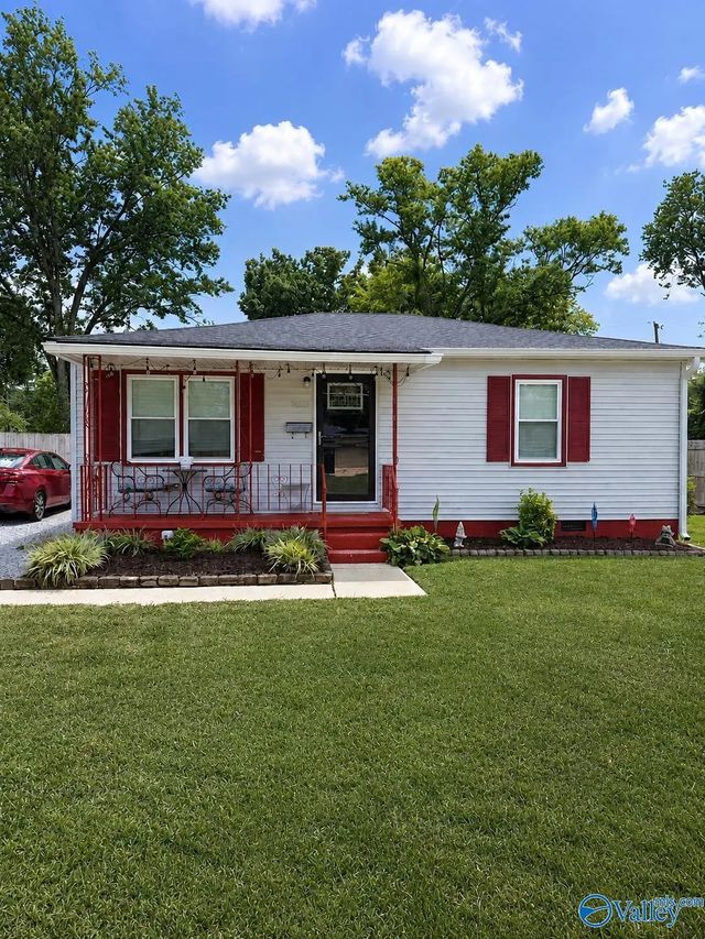 1828 Oakwood Avenue Ne, Huntsville