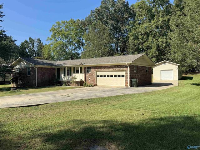 1010 Hood Avenue, Scottsboro