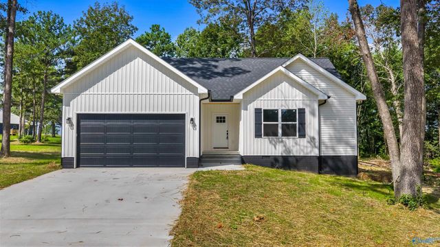 73 Ivy Drive, Henagar
