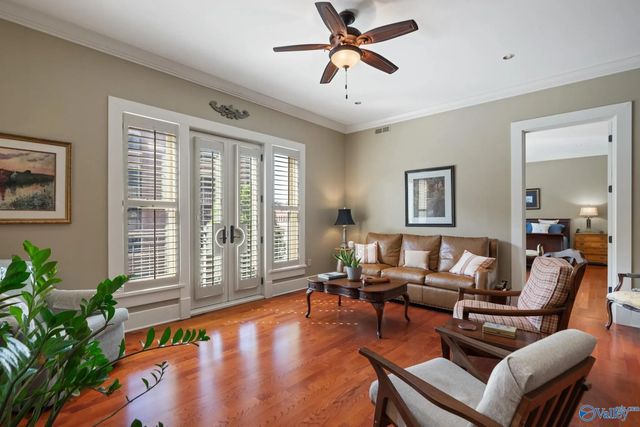 301 E Holmes Avenue 302, Huntsville