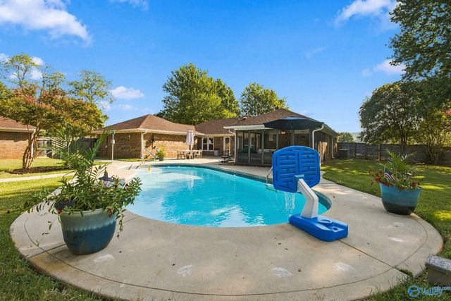 113 Yorkshire Drive, Madison