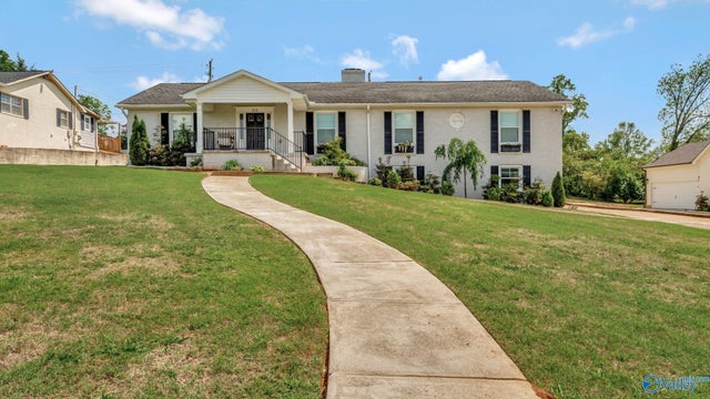 212 Longwood Drive, Huntsville