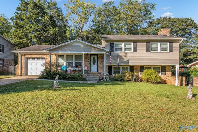 11406 Maplecrest Drive, Huntsville