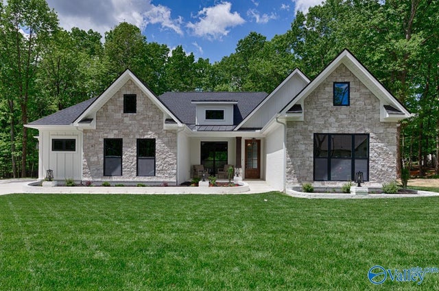 28 Bluff Creek, Huntsville