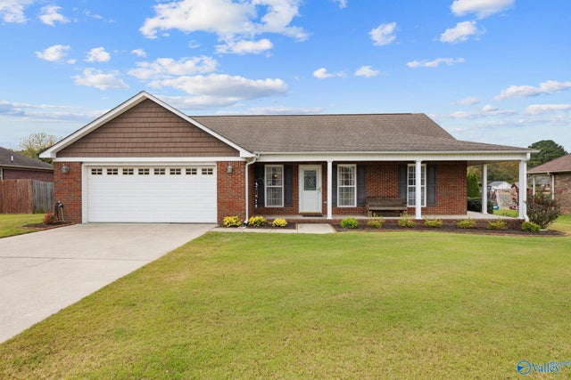 401 Twin Oaks Drive, Hartselle