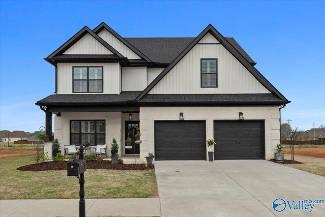 16959 Whispering Pines, Athens