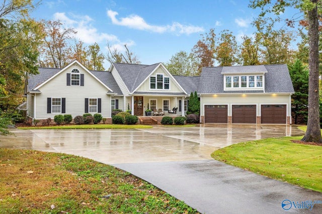 42 Case Circle, Trenton