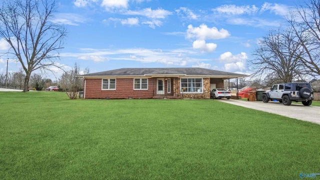 1406 Main Street West, Hartselle