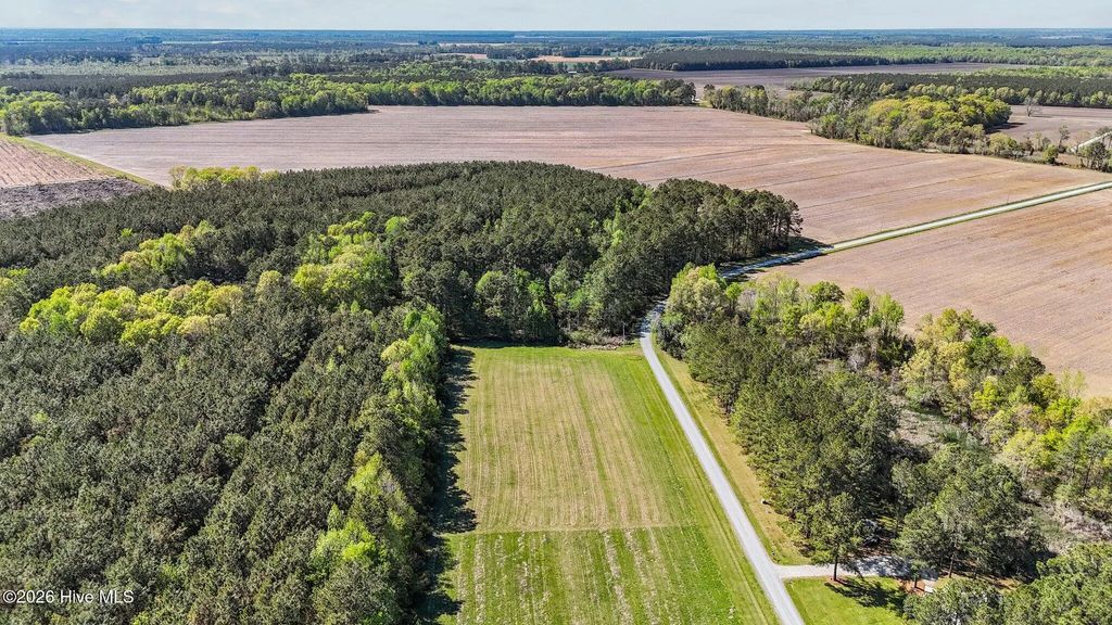 646 N Creek Drive, Belhaven