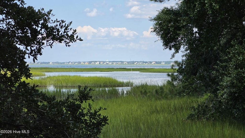 851 Highway 101, Beaufort
