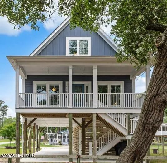 681 Forest Drive Se, Bolivia