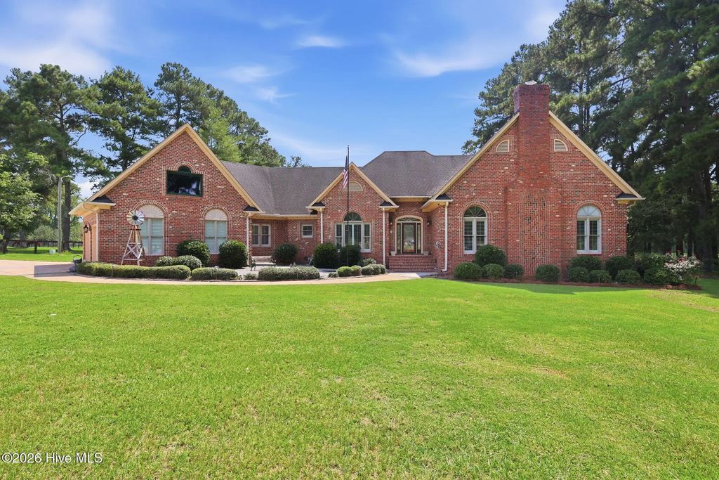2685 Aberdeen Road, Raeford