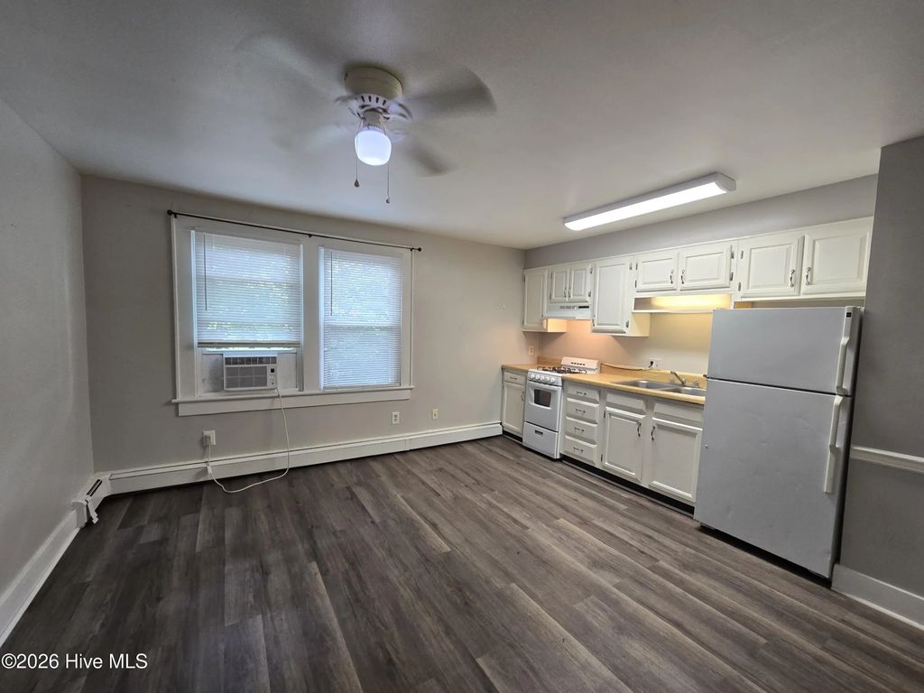 1221 Carolina Avenue 2c, Elizabeth City