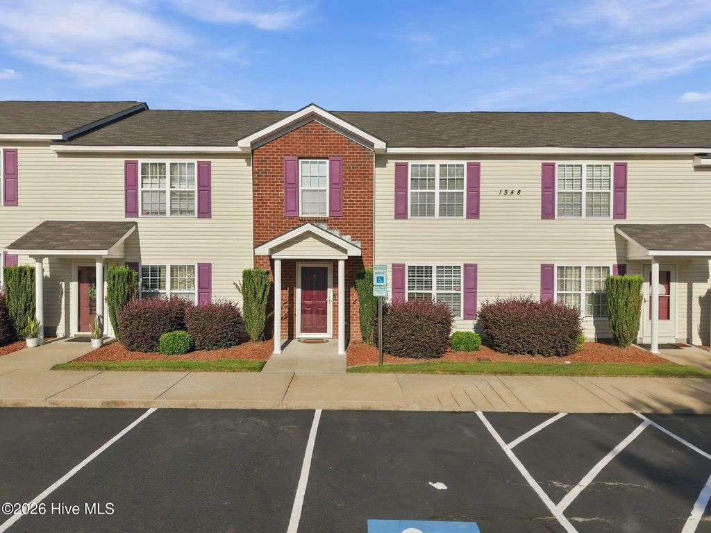 1548 Manning Forest Drive M5, Greenville