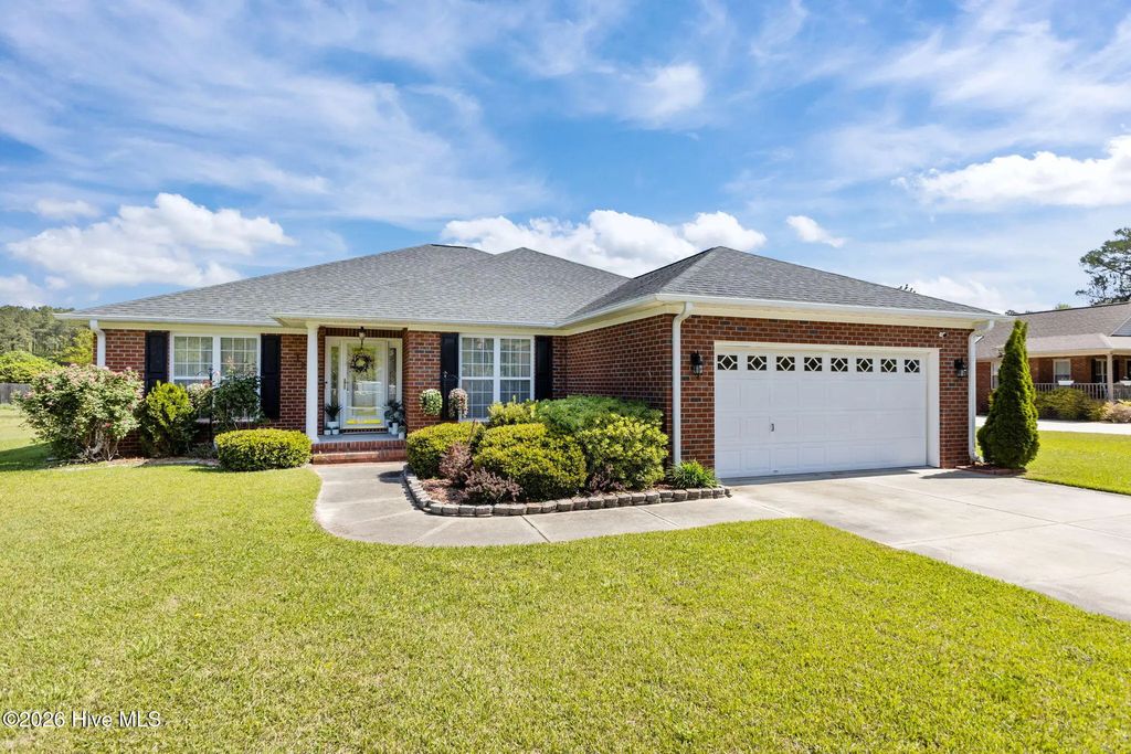 129 Hidden Pond Drive, New Bern