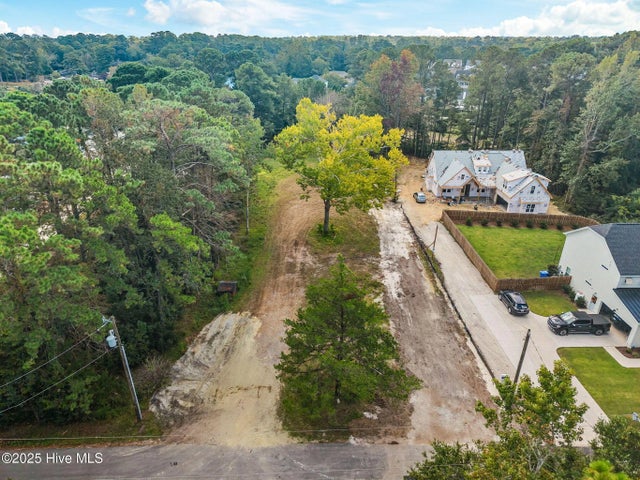 6138 Bailey Buck Road, Wilmington