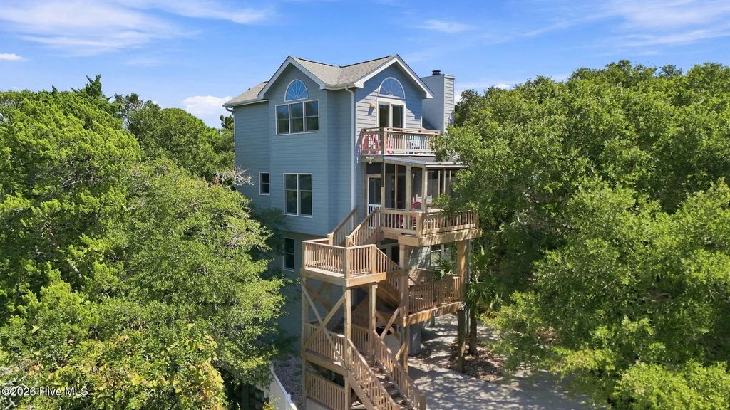 101 Wyndward Court, Emerald Isle