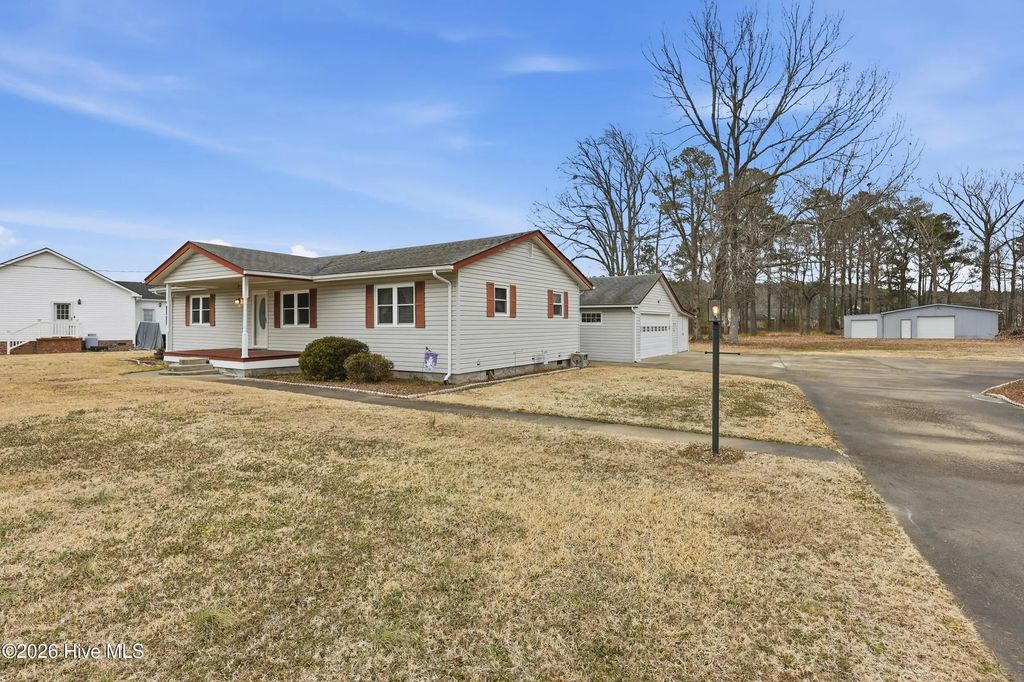 1392 Nixonton Road, Elizabeth City