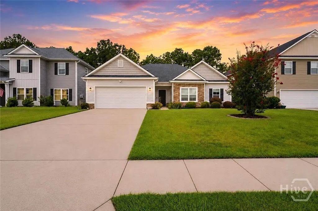 128 Waverly Way, Savannah