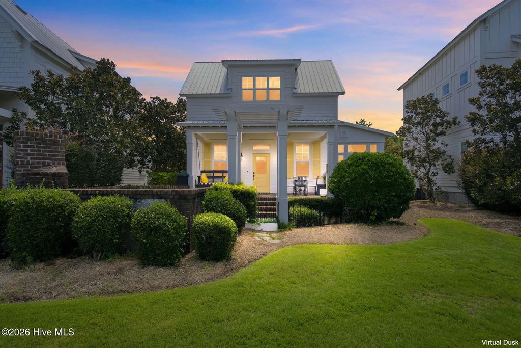 807 Meadowsweet Lane, Leland