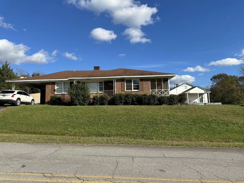118 Alexander Street, Other