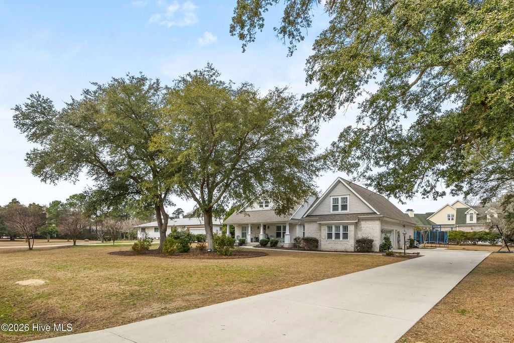 102 Olde Point Loop, Hampstead