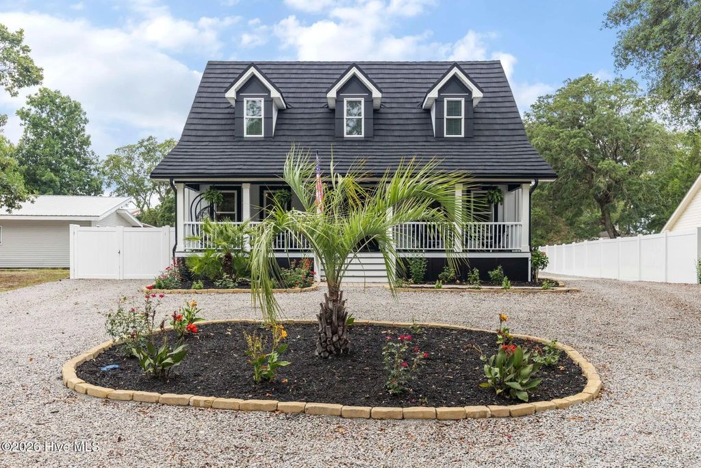 427 Womble Street, Oak Island