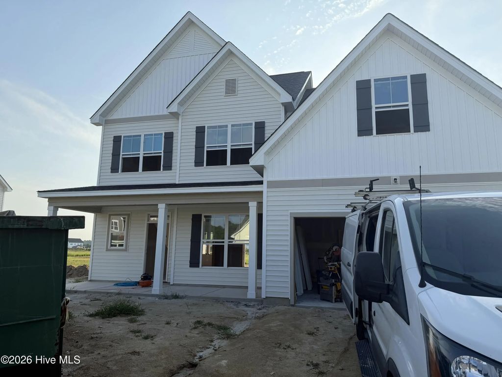 823 Tupelo Tree Drive, Hubert