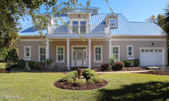 311 S Kingfisher Lane, Hampstead