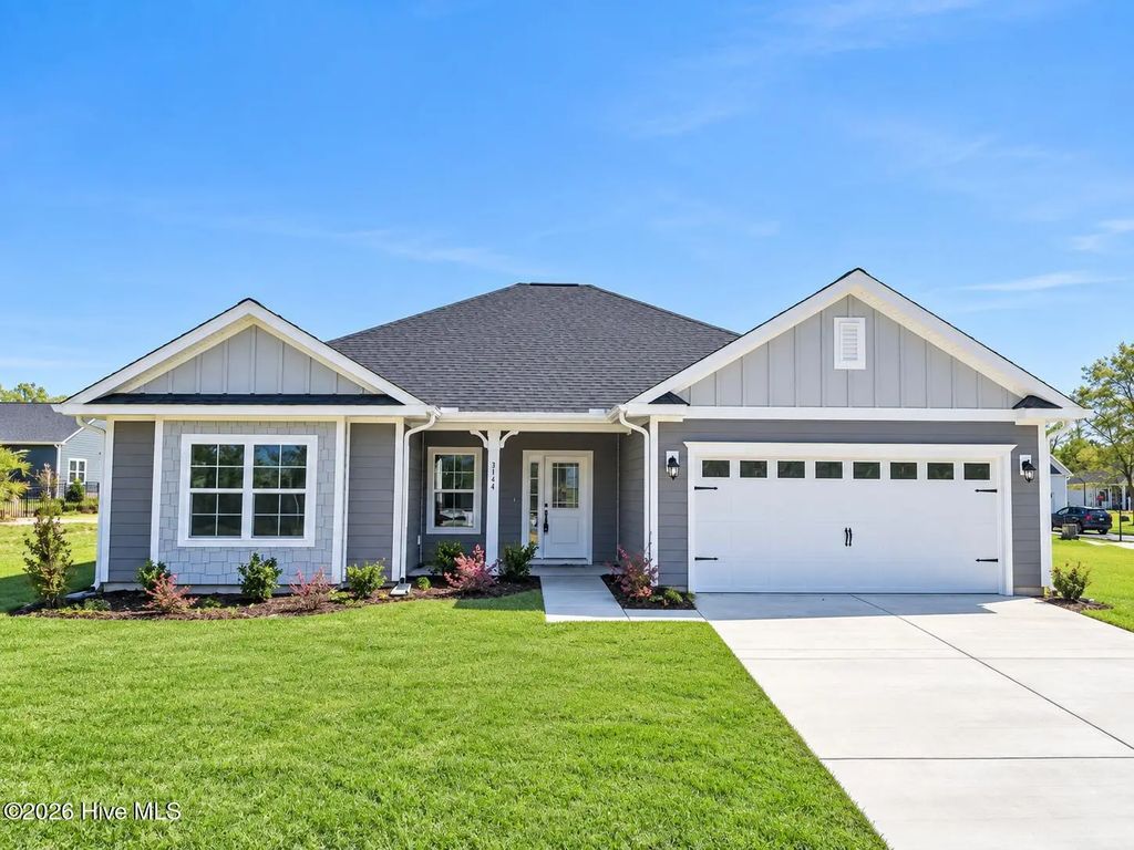 2105 Sandbrook Loop, Leland