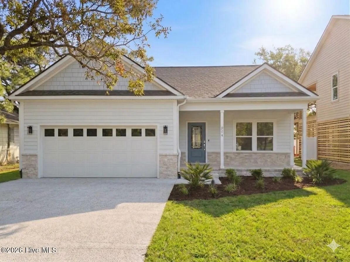 214 Ne 38th Street, Oak Island