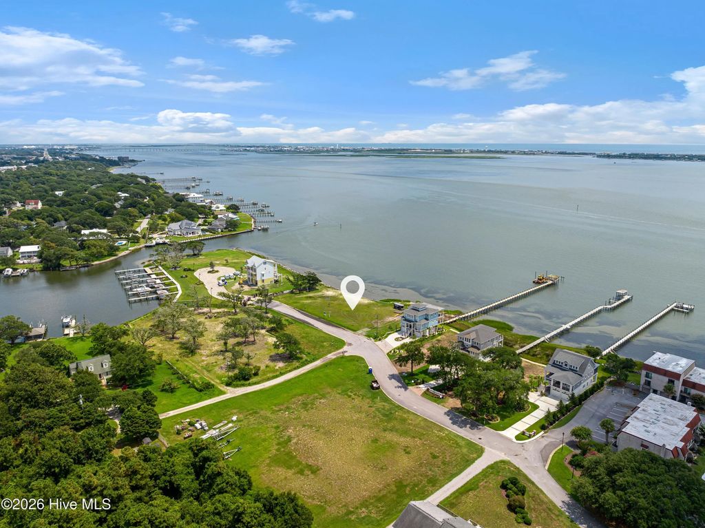 4729 S Shore Drive, Morehead City