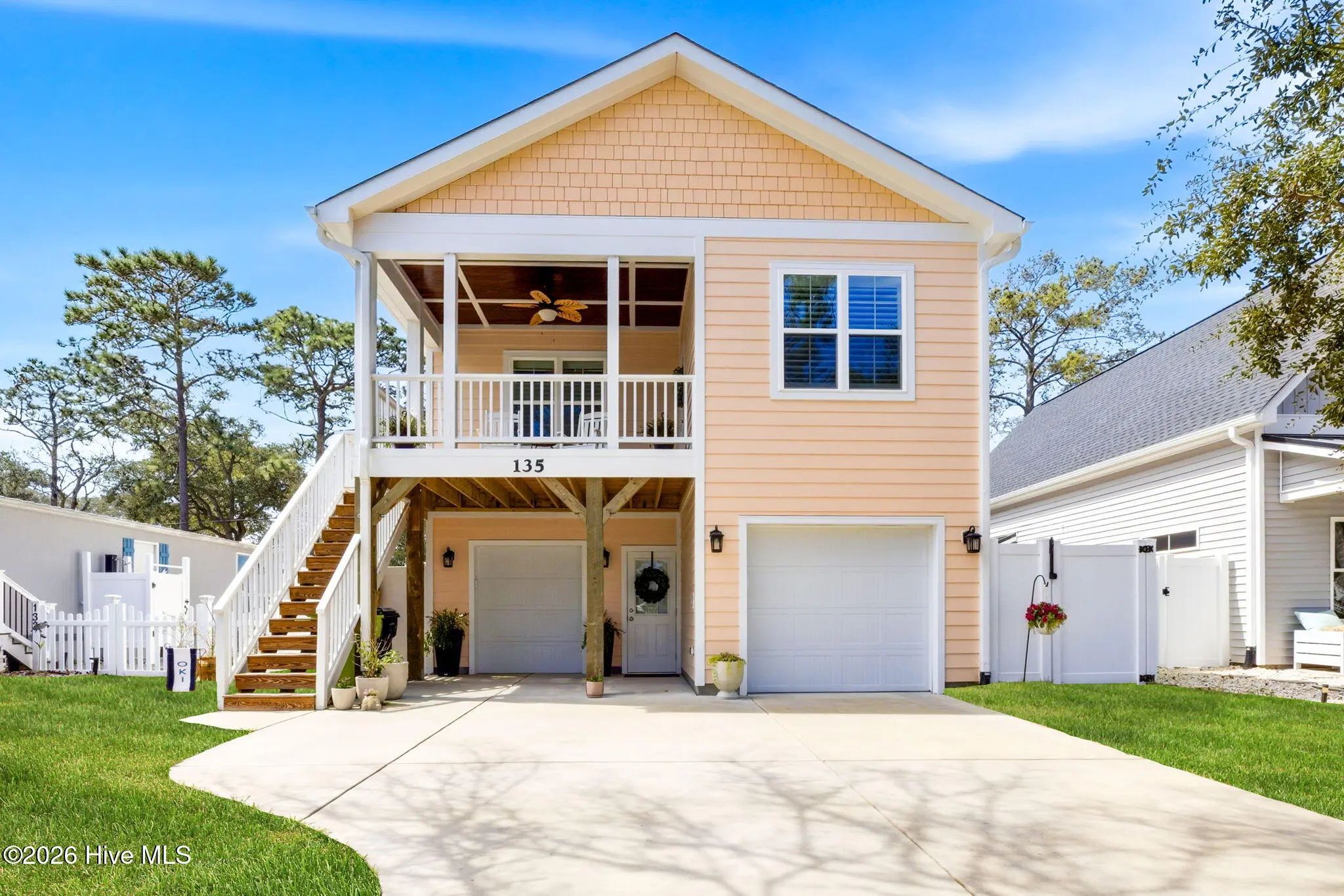 135 Ne 75th Street, Oak Island