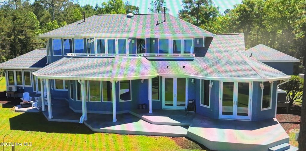 492 Sandy Point Drive, Ash