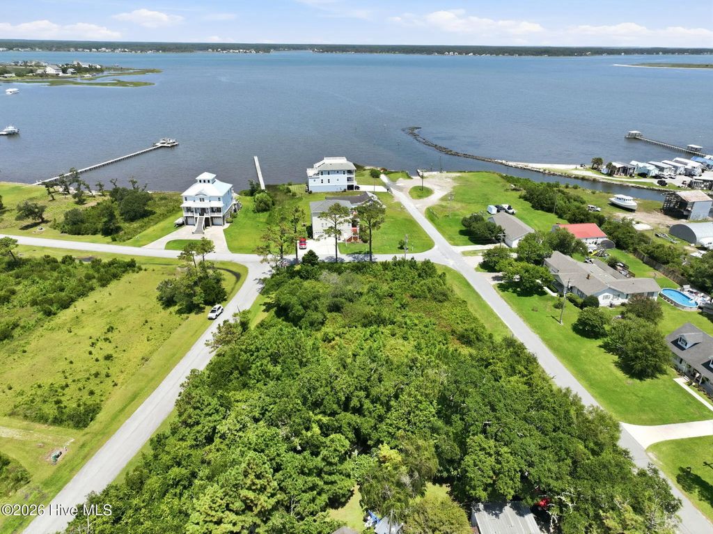 162 Westbay Circle, Harkers Island