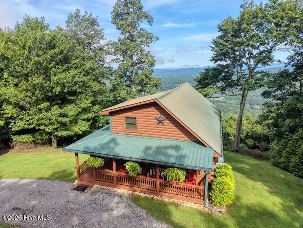81 Grant Drive, Brasstown