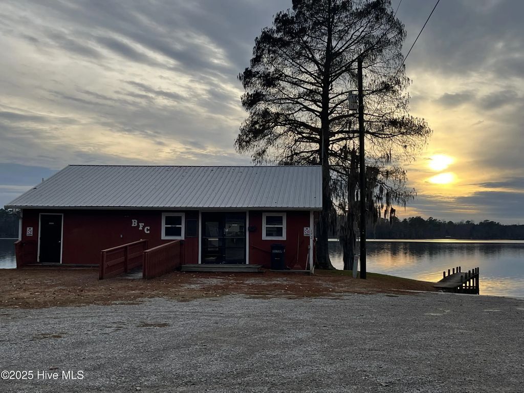 172 Bethel Fishing Center Road, Hertford