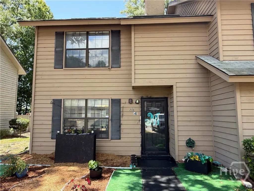 84 Hidden Lake Court, Savannah