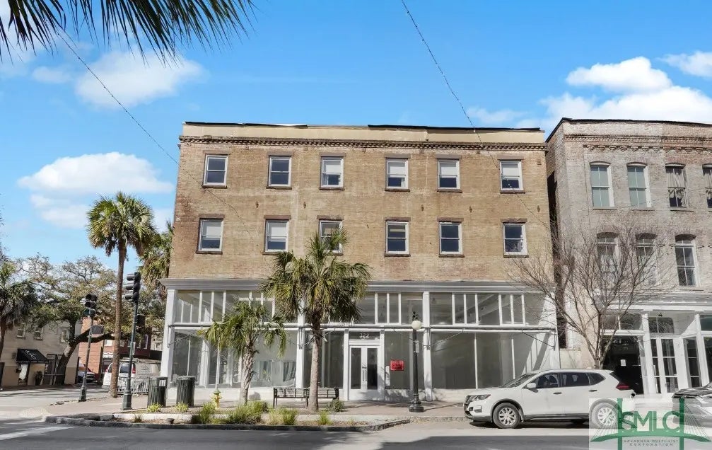 310 W Broughton Street 2000, 