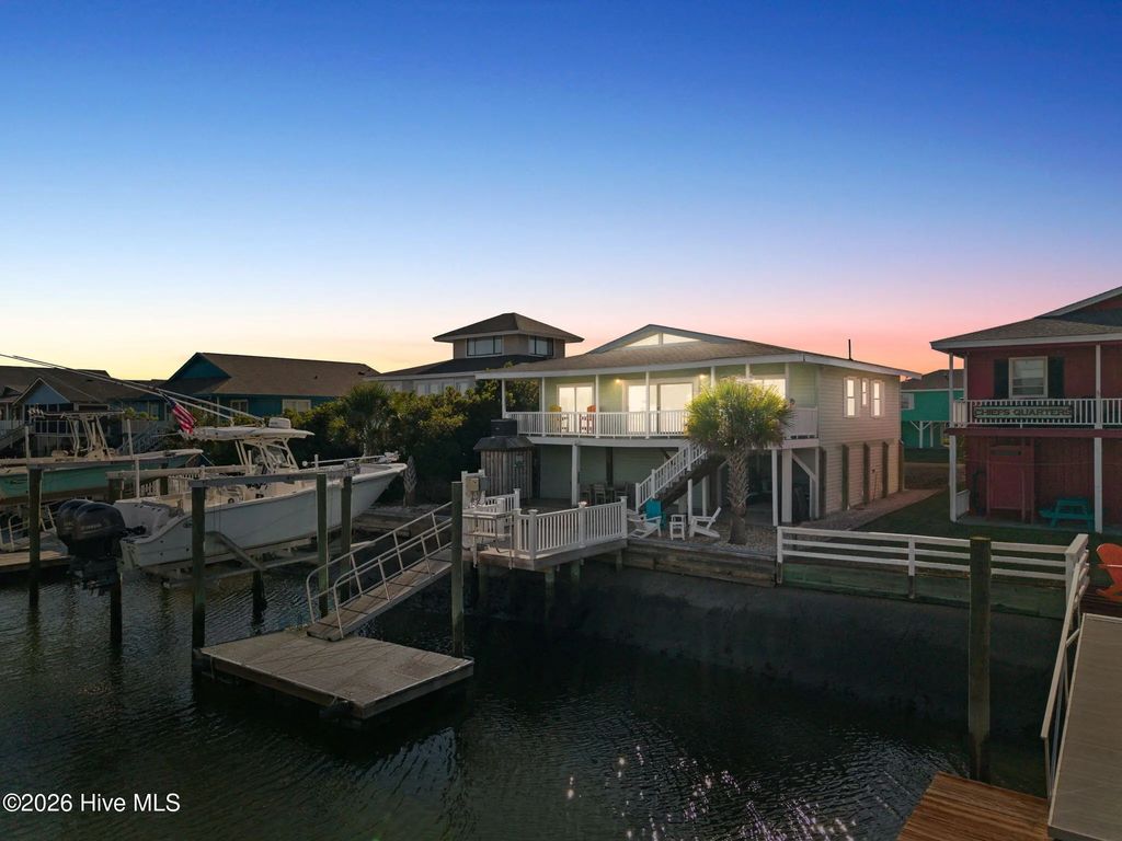 140 Lions Paw, Holden Beach