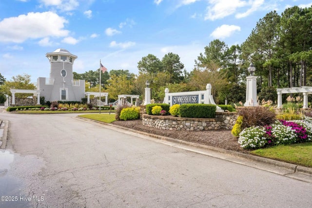 325 Spicer Lake Drive, Holly Ridge