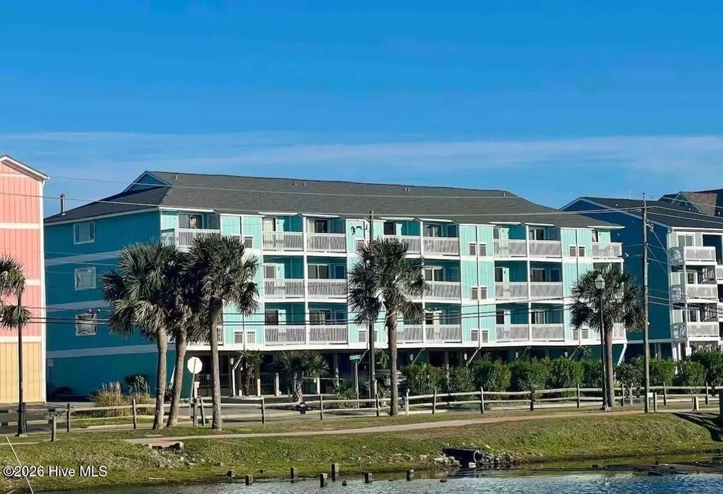 600 S Carolina Beach Avenue S 2f, Carolina Beach